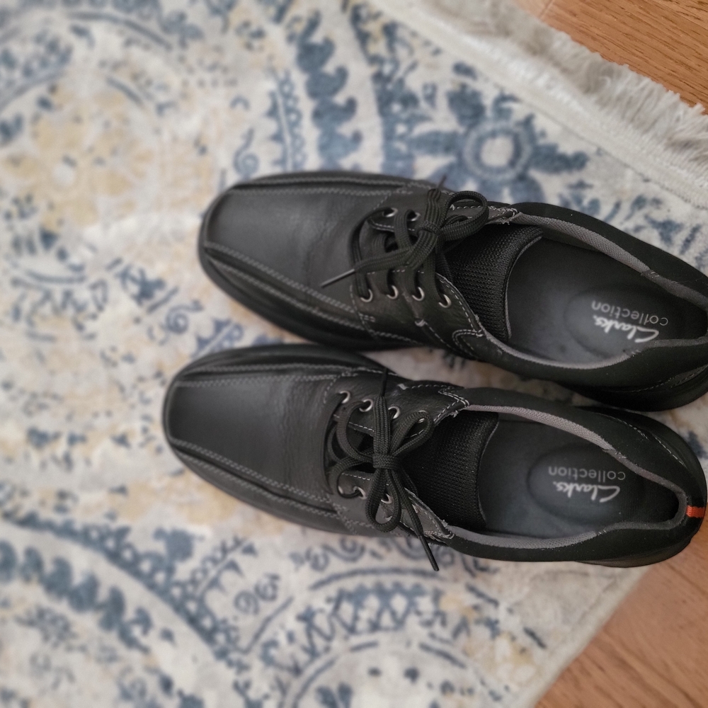 NWOT Clarks Men's Dark Leather Slip-Ons